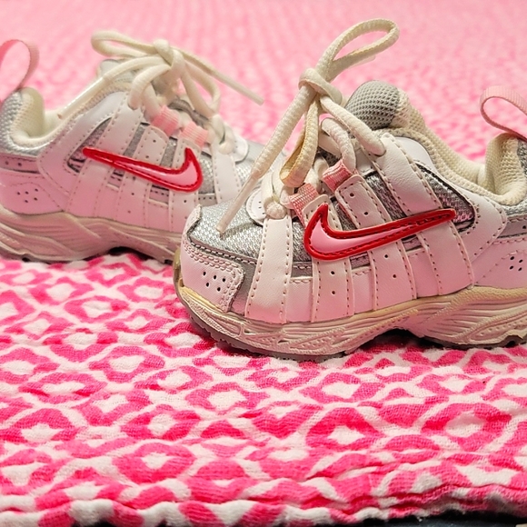 Nike Other - ° SZ 2 • Baby Sneakers °